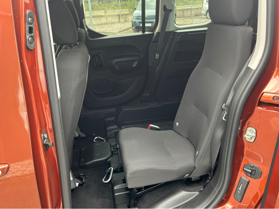 2022 Peugeot Rifter SWB Wheelchair Accessible €21,995