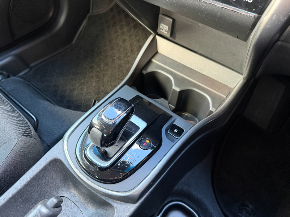 2020 Honda Grace - image 18