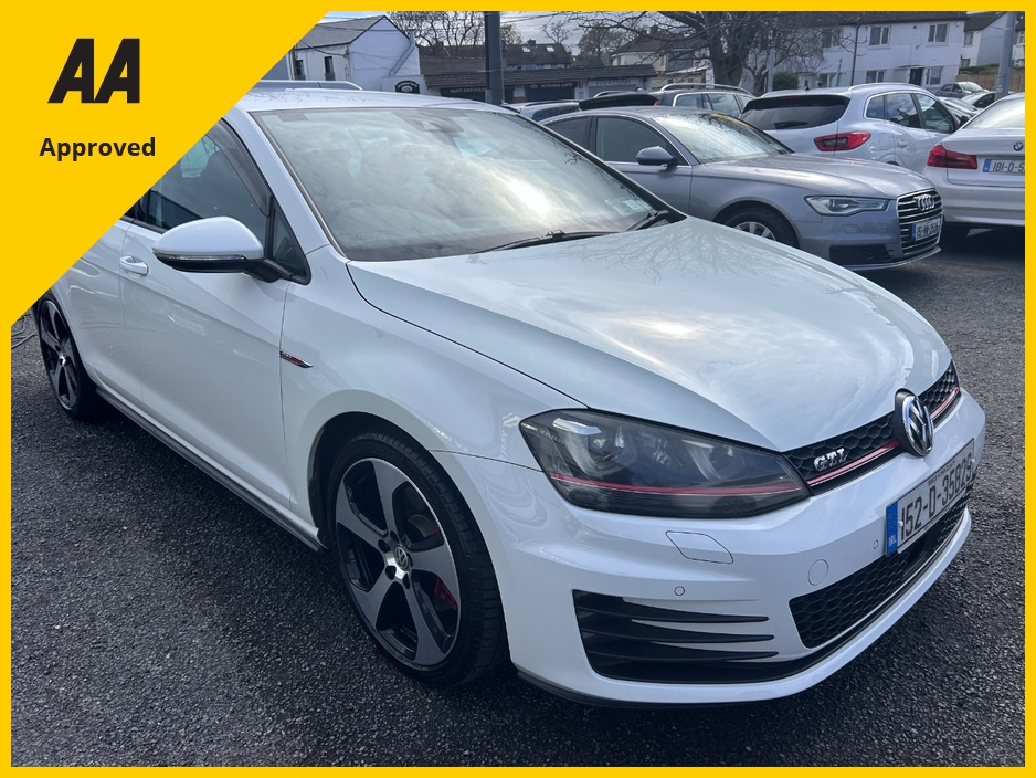 2015 Volkswagen Golf - image 14