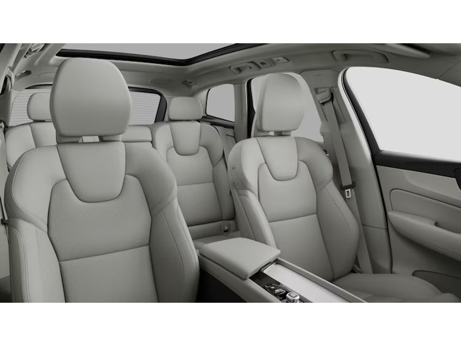 2026 Volvo XC60 - image 10