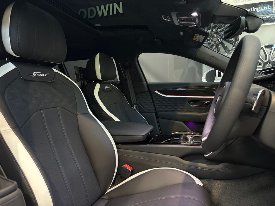 2025 Bentley Flying Spur - image 17