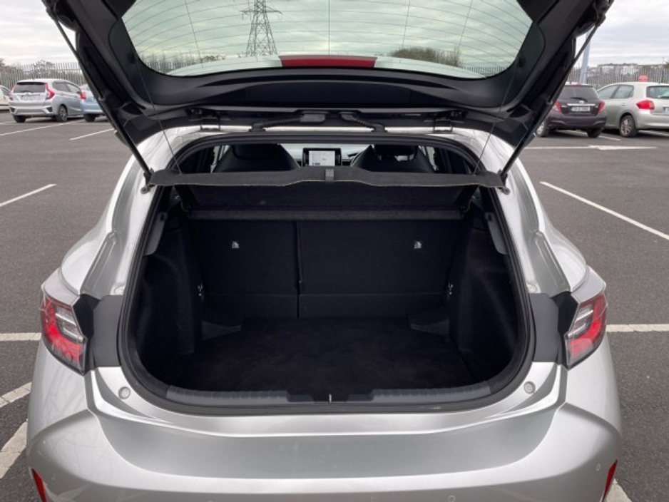 2023 Toyota Corolla - image 10