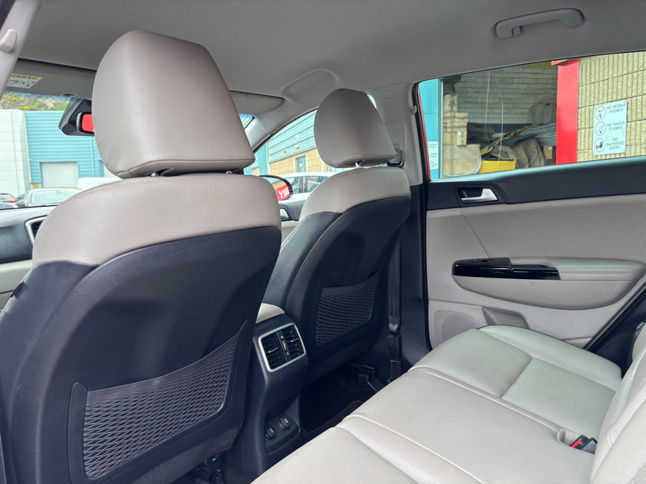 2019 Kia Sportage - image 9