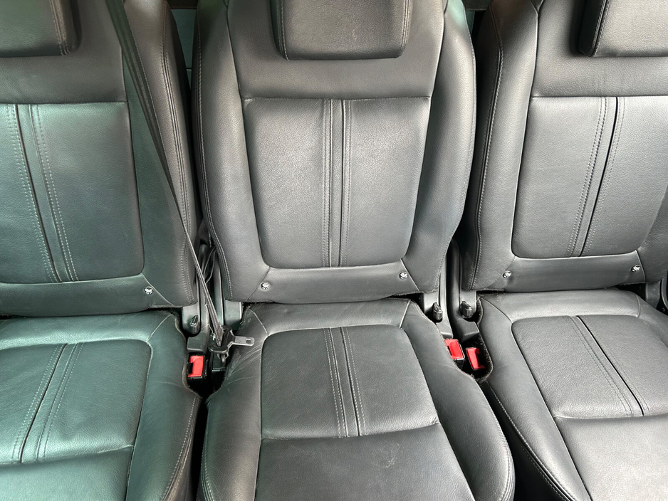 2016 Peugeot 5008 - image 16