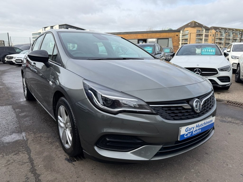 2021 Vauxhall Astra - image 6