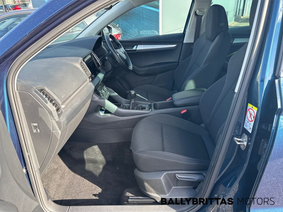 2023 Skoda Karoq - image 6