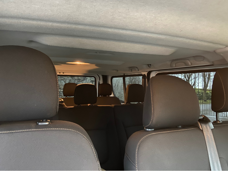 2016 Renault Trafic 9 Seat  Minibus 5 Door