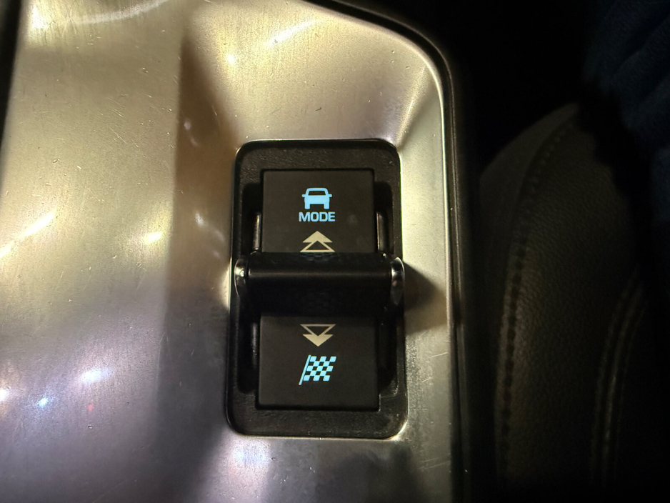 2020 Jaguar E-Pace - image 18