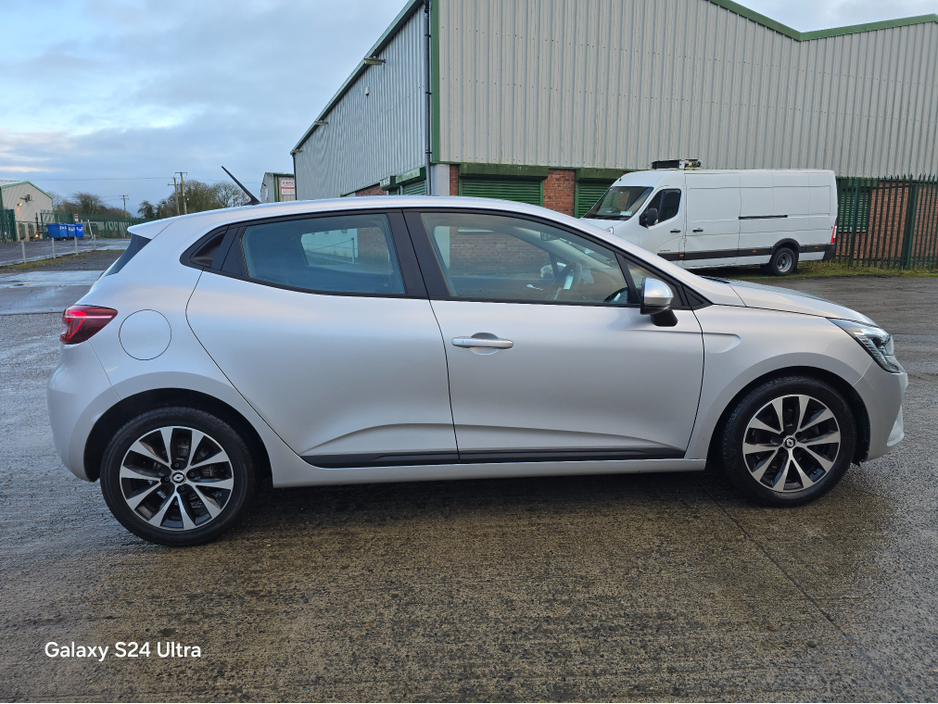 2023 Renault Clio EQUILIBRE TCE 90 CVT DFUL DFULL MY2 €17,950