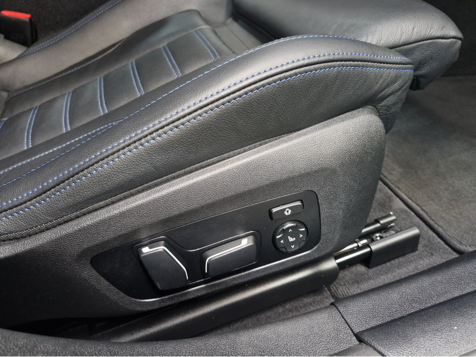 2024 BMW i4 - image 8