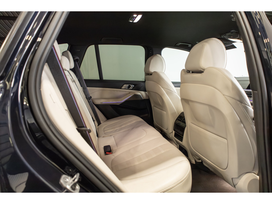 2022 BMW X5 xDrive45e M Sport €57,950