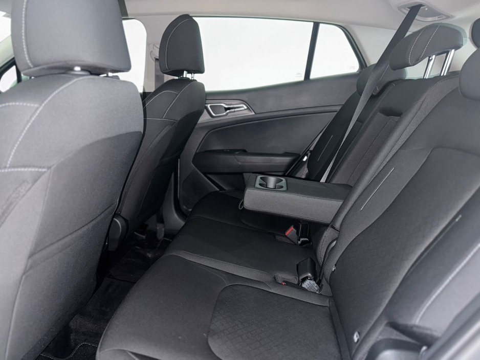 2024 Kia Sportage - image 4