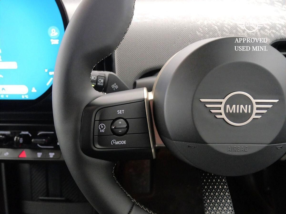 2024 MINI Hatch Cooper C 3 Door €34,900