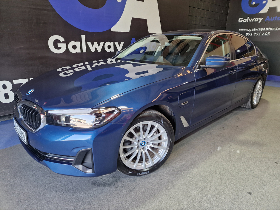 2022 BMW 5 Series - image 4