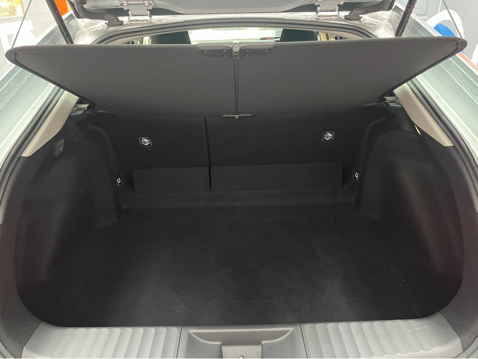 2025 Toyota Prius - image 7