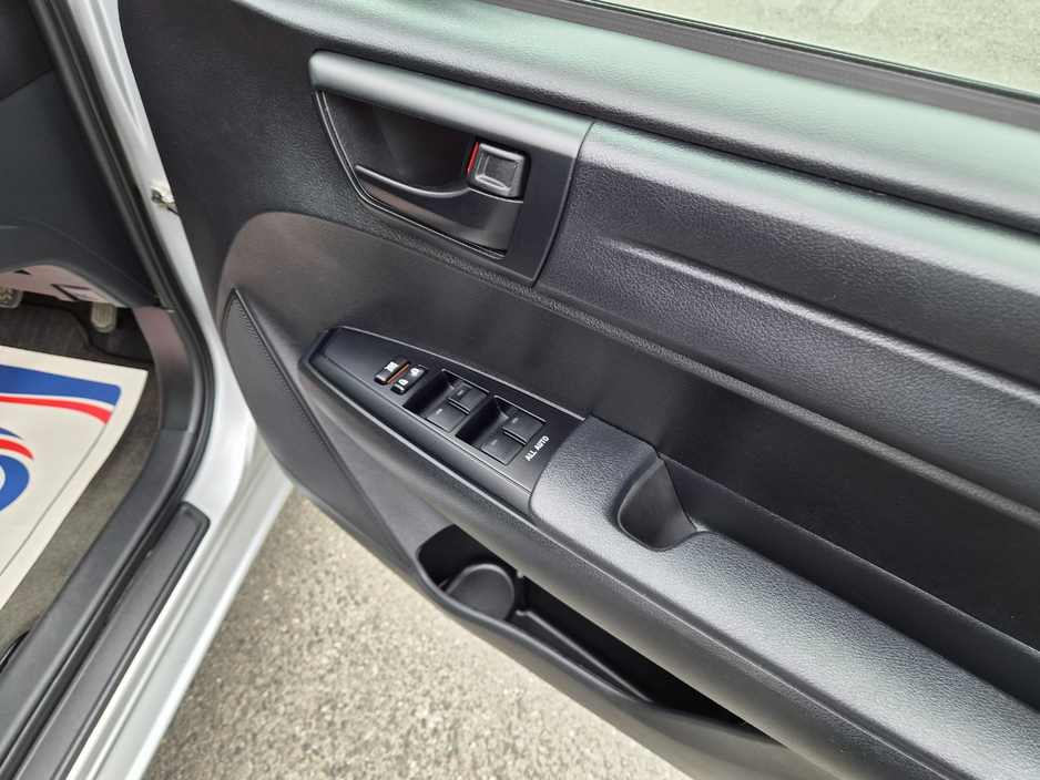 2017 Toyota Corolla - image 12