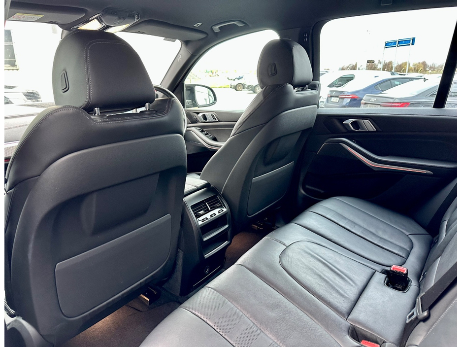 2022 BMW X5 - image 11