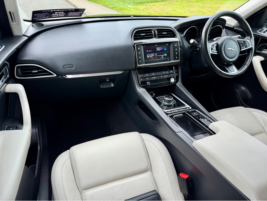 2017 Jaguar F-Pace - image 26