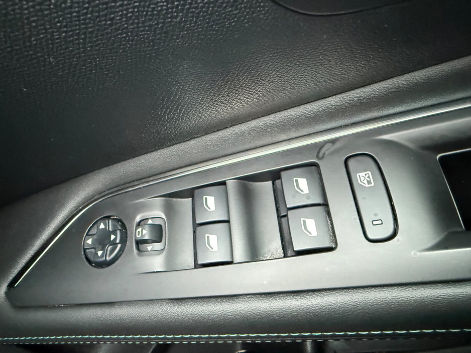 2021 Peugeot 3008 - image 19