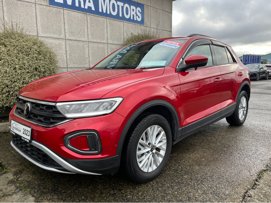 2023 Volkswagen T-Roc ACTIVE AUTOMATIC 1.5 PETROL //VERY LOW MILES//KEYLESS ENTRY//ADAPTIVE CRUISE CONTROL//BLIND SPOT WARNING// €29,950