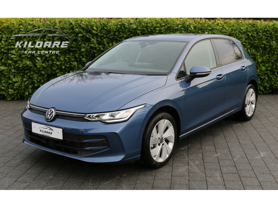 2025 Volkswagen Golf eTSI HYBRID AUTO €31,995
