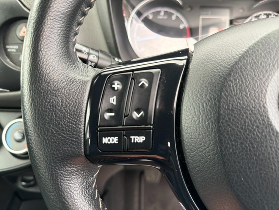 2018 Toyota Yaris - image 14