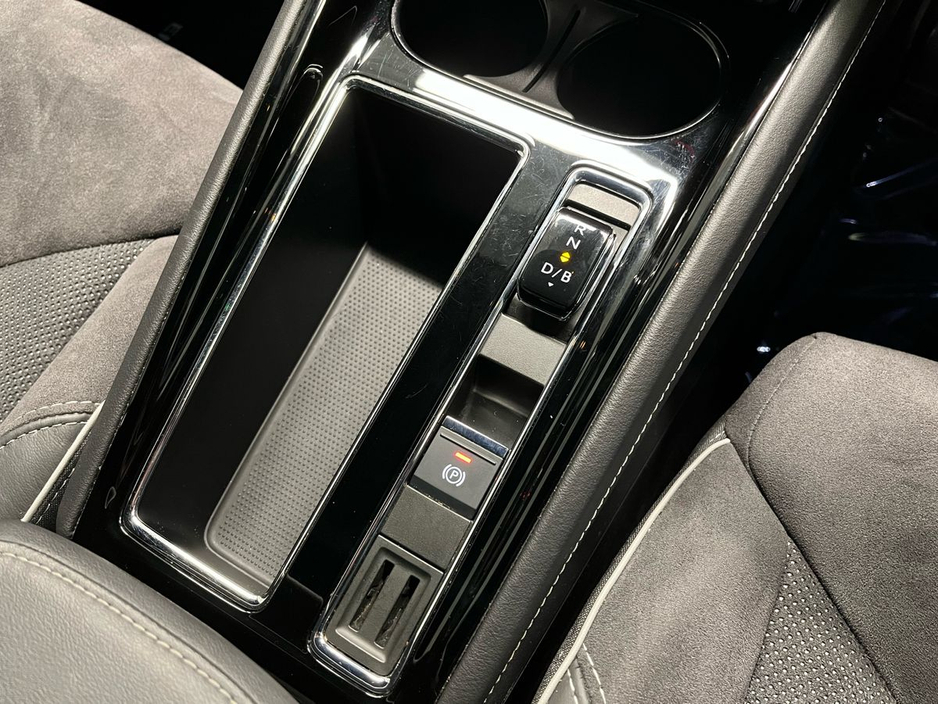 2024 Skoda Enyaq Sportline IV 80 - Crystal Grille - Reversing Camera - Ambient Lighting - Sat Nav - Climate Control - Heated Seats - Keyless Start - Apple CarPlay/Android Auto €41,950