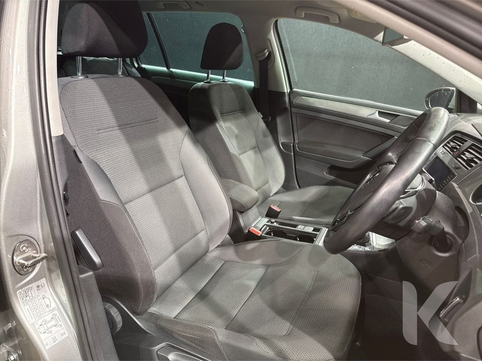 2016 Volkswagen Golf - image 16