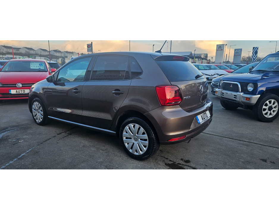 2015 Volkswagen Polo - image 11