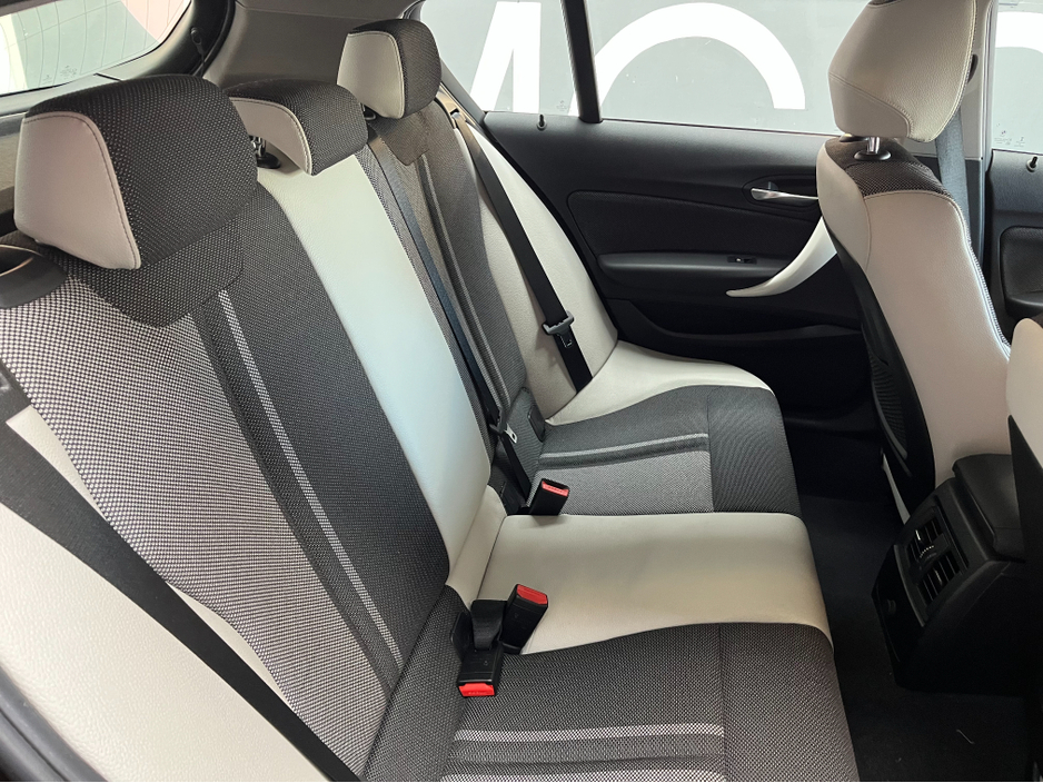 2016 BMW 1 Series - image 11