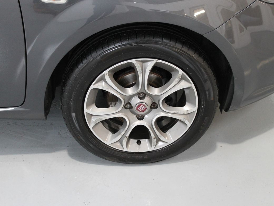 2017 Fiat Punto Lounge 1.2 8V 69HP 4DR €8,750