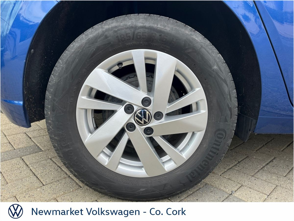 2023 Volkswagen Polo - image 2