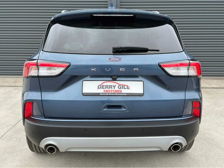 2022 Ford Kuga - image 6
