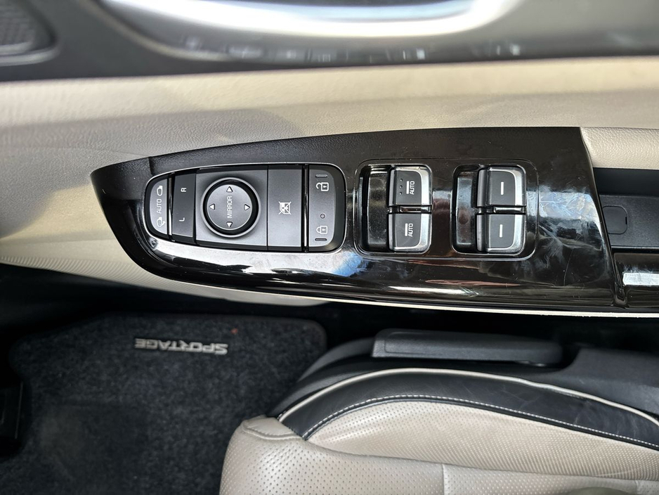 2021 Kia Sportage - image 13