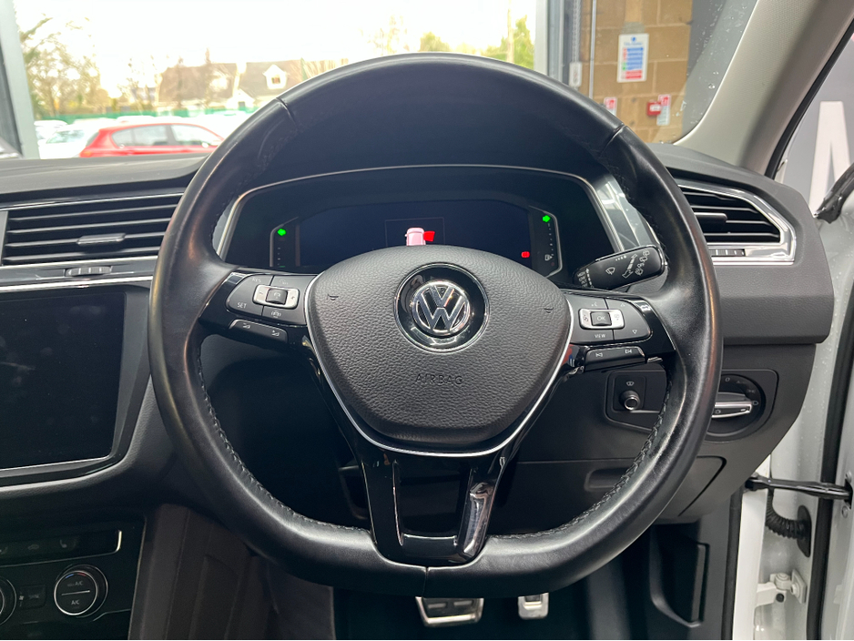2020 Volkswagen Tiguan €28950! 2020 VOLKSWAGEN TIGUAN TDI 4MOTION HIGH LINE 2.0 AUTOMATIC / CRUISE CONTROL / 360° PARKING CAMERA / HEATED SEATS €28,950
