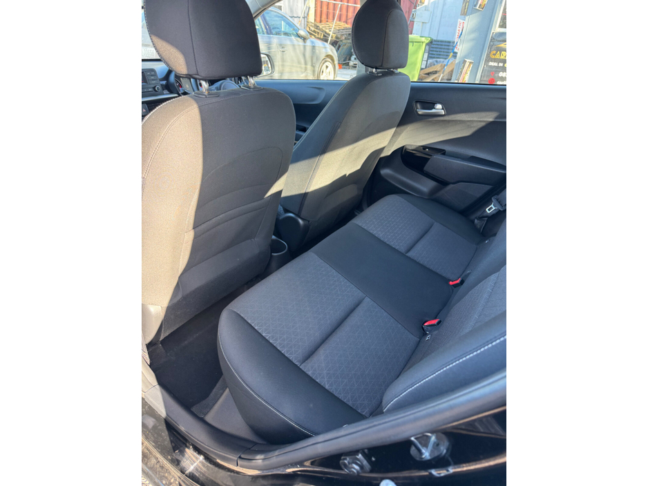 2022 Kia Picanto - image 11