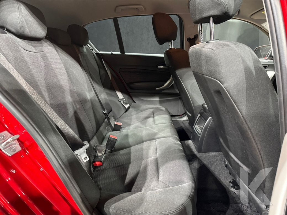 2017 BMW 1 Series - image 12