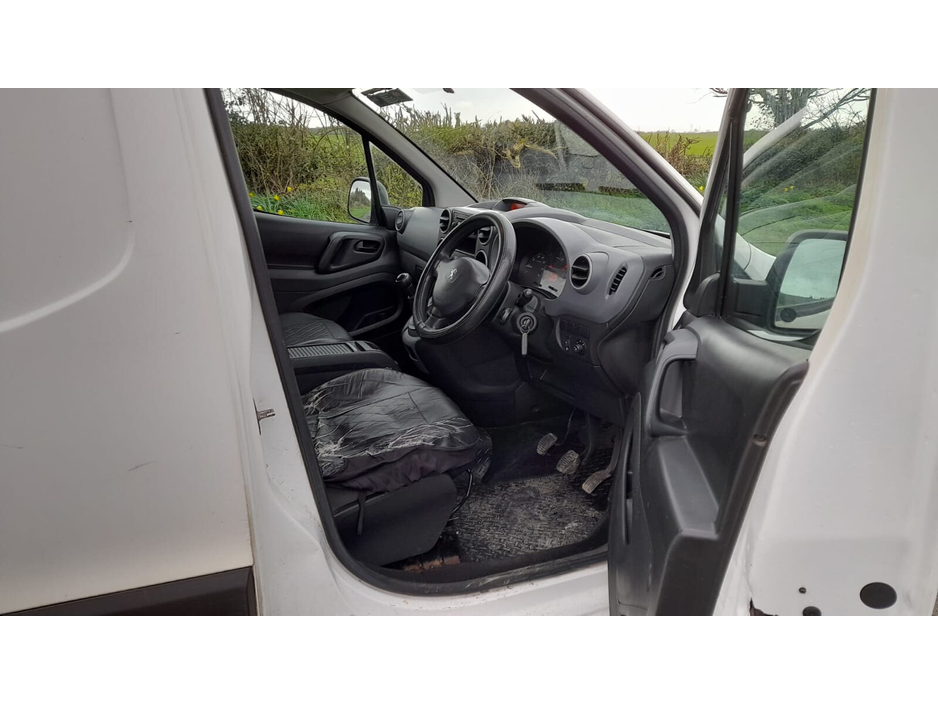 2014 Peugeot Partner - image 5