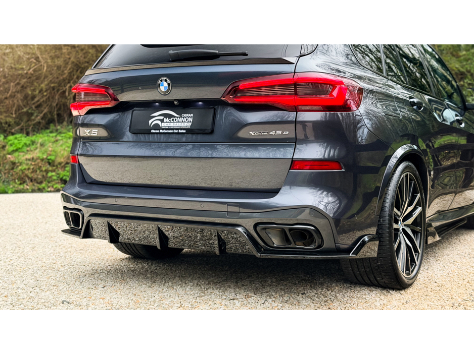 2021 BMW X5 - image 12