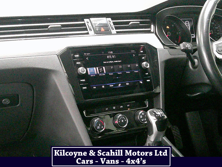 2020 Volkswagen Passat - image 18