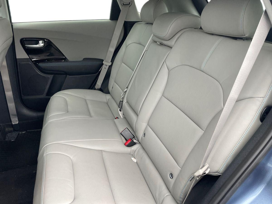 2021 Kia Niro - image 10