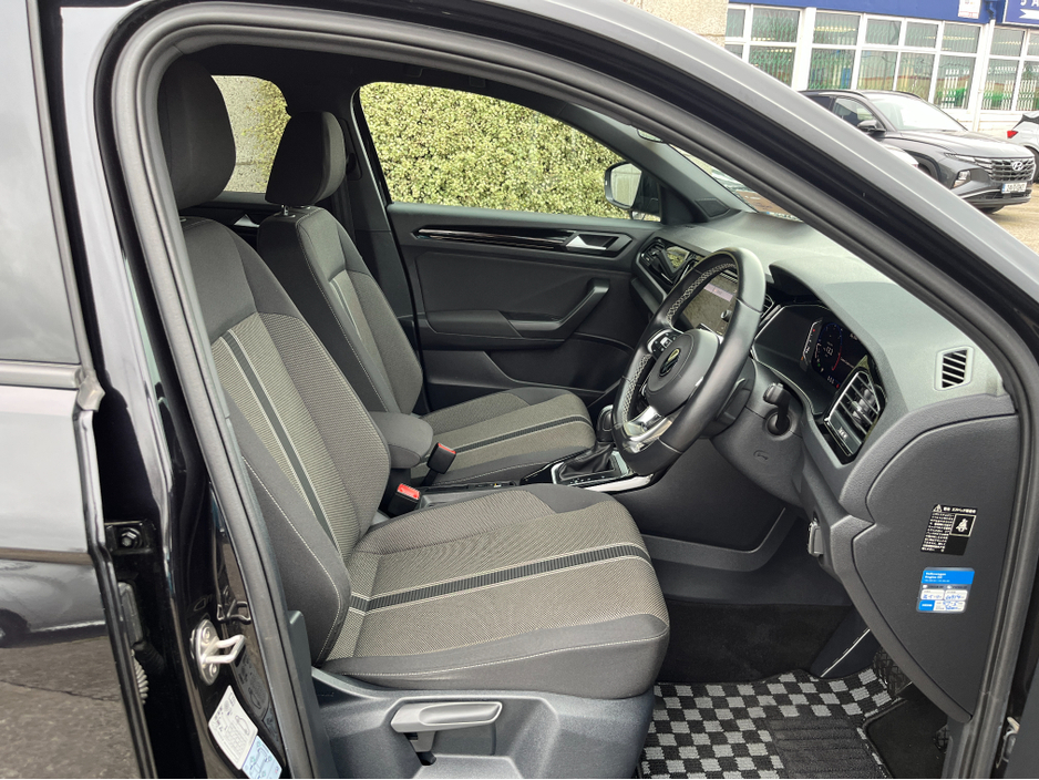 2022 Volkswagen T-Roc - image 12