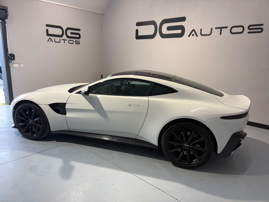 2020 Aston Martin Vantage - image 2