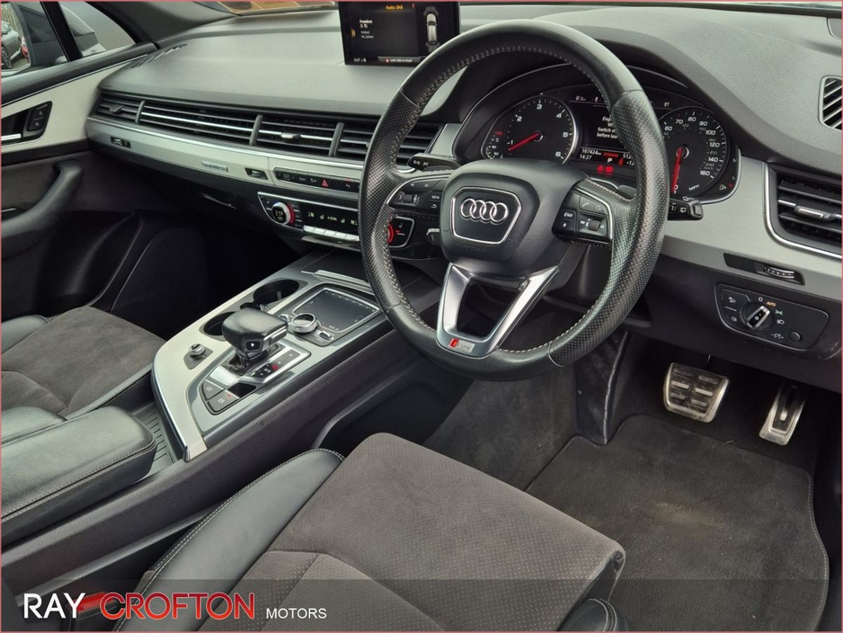 2017 Audi Q7 - image 2