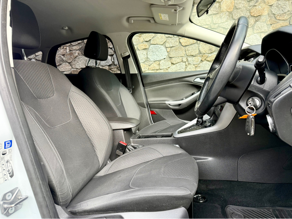 2017 Ford Focus - image 23