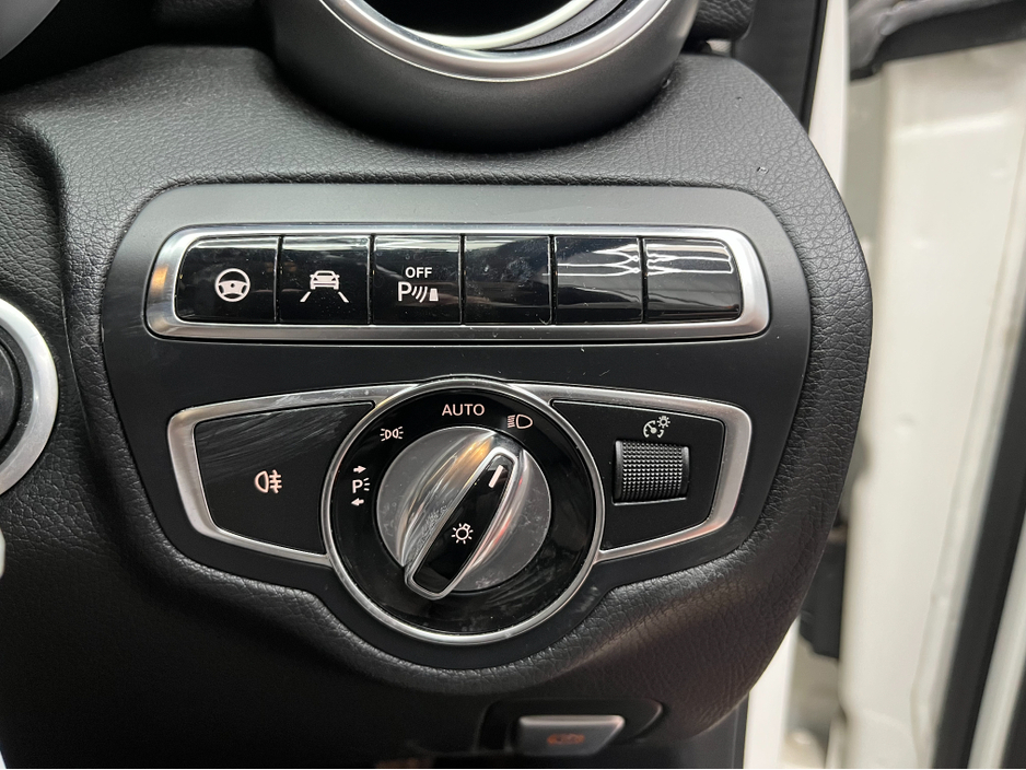 2016 Mercedes-Benz C Class €19950! 2016 MERCEDES-BENZ C220D AVANTGARDE 2.2 AUTOMATIC / CRUISE CONTROL / REVERSE CAMERA / ELECTRIC MEMORY & HEATED SEATS / €19,950