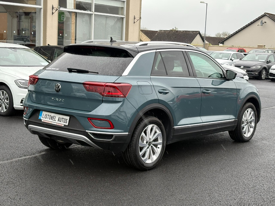 2024 Volkswagen T-Roc - image 8