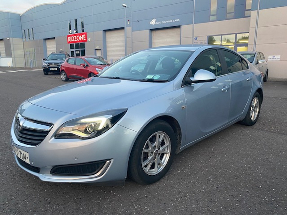 2015 Opel Insignia - image 3