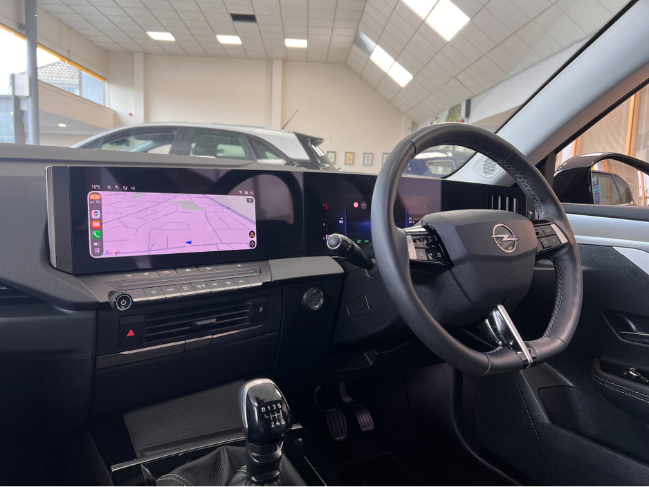 2023 Opel Astra - image 3