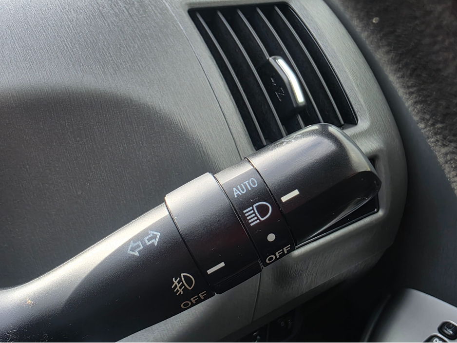 2013 Toyota Prius Alpha (7 Seater) - SELF CHARGING HYBRID -ALLOYS  -SIMI DEALER - LOW ROAD TAX BAND €13,450